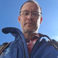 Hledám živou bytost na flirtování bez poplatku.